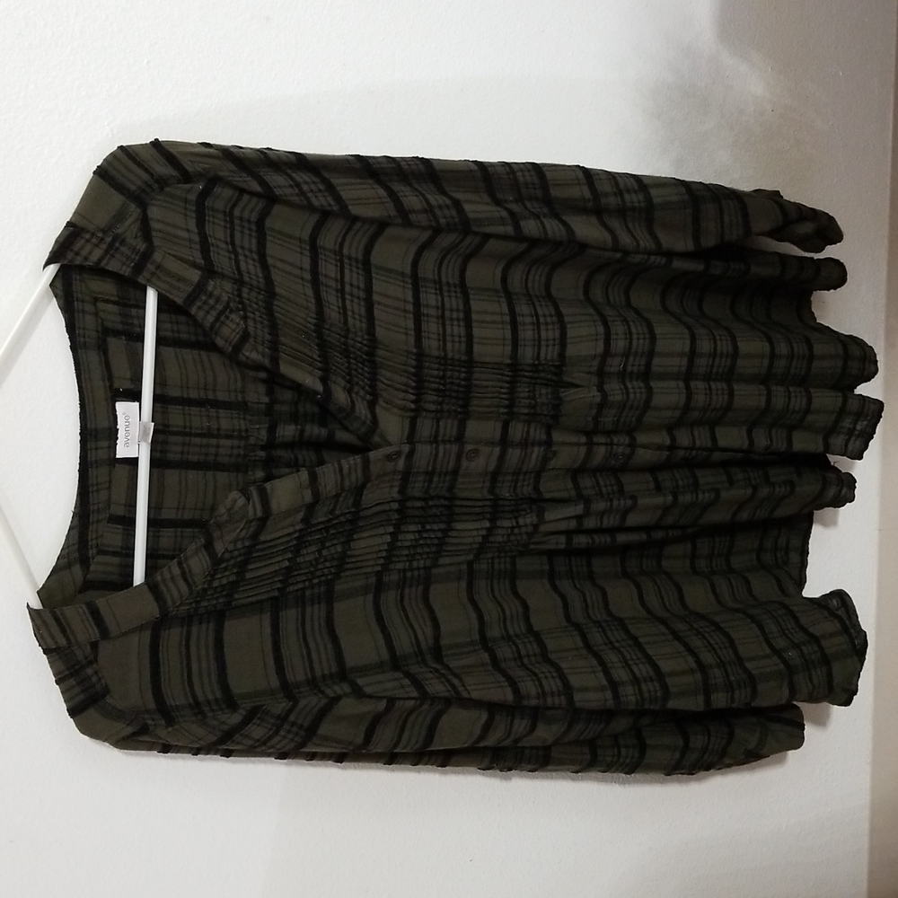 Avenue buttondown baby doll top size 18/20